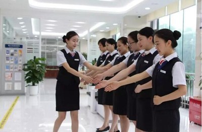 交行重慶兩江新區(qū)分行營業(yè)室 以“五度”服務(wù)智慧兩江 廣告設(shè)計(jì)
